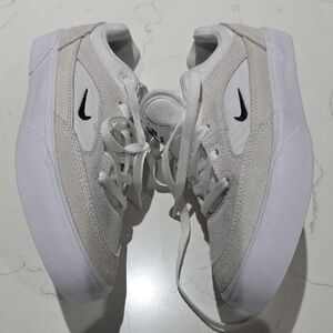 Nike SB NWOT Men's Low-Top Suede & Mesh Sneakers in White and Gray Size 5.5